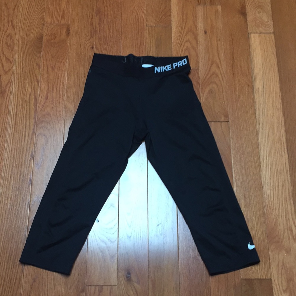 Nike pro crop leggings